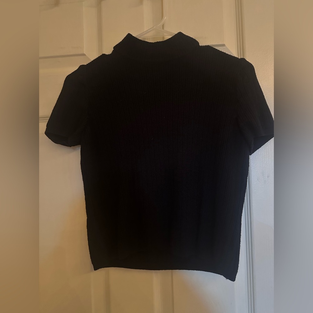 ST JOHN Black Top